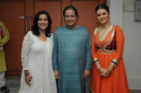 Prachi Shah performs for the opening of Lord Krishna Festival