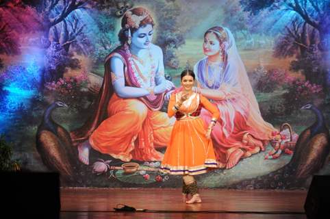 Prachi Shah performs for the opening of Lord Krishna Festival