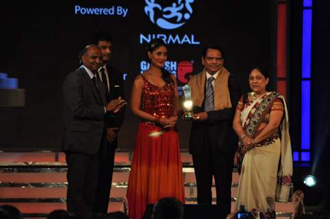 Kareena Kapoor at Credai Real Estate Awards 2012