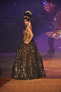 Nigaar Khan at Bharat and Dorris fashion show