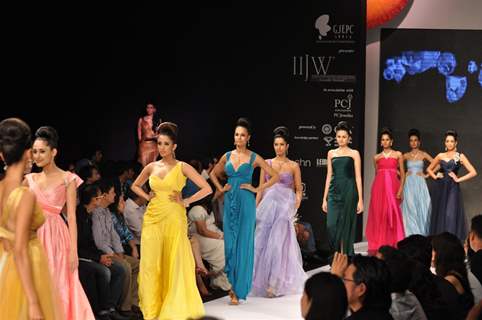 Dynamic International show at IIJW 2012