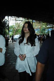 Aishwarya Rai Bachchan at Condolence Meeting of cinematographer Ashok Mehta