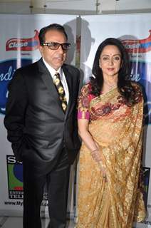 Dharmendra and Hema Malini on the sets of Indian Idol