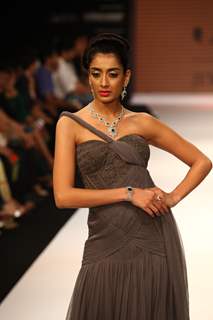 Jewels by Preeti's show on Day 2 at IIJW 2012