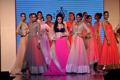 Anmol Jewellers show at IIJW 2012