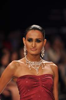 International Gemological Institute's show at IIJW 2012