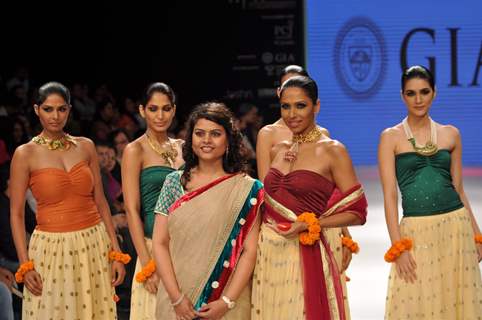 International Gemological Institute's show at IIJW 2012