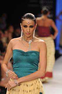 International Gemological Institute's show at IIJW 2012