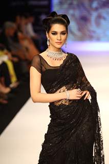 Kays Jewels presented timeless elegance at the IIJW 2012