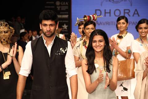 Aavriti Jain, Siddharth Daspan and Manish Khattar show at IIJW 2012