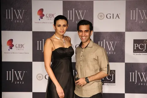 Aavriti Jain, Siddharth Daspan and Manish Khattar show at IIJW 2012
