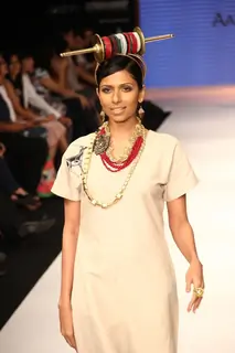 Aavriti Jain, Siddharth Daspan and Manish Khattar show at IIJW 2012