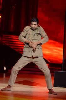 Gurmeet Choudhary performing Desh Bakti Act on Jhalak Dikhla Jaa