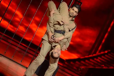 Gurmeet Choudhary and Shampa performing Desh Bakti Act on Jhalak Dikhla Jaa