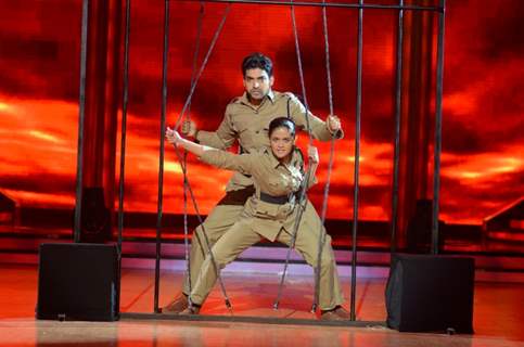 Gurmeet Choudhary and Shampa performing Desh Bakti Act on Jhalak Dikhla Jaa