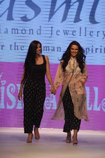 Gitanjali Gems show on Day 4 of IIJW 2012