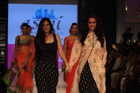 Gitanjali Gems show on Day 4 of IIJW 2012