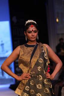 Gitanjali Gems show on Day 4 of IIJW 2012