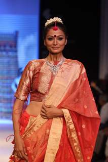 Gitanjali Gems show on Day 4 of IIJW 2012