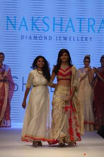 Gitanjali Gems show on Day 4 of IIJW 2012