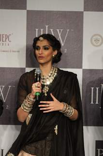 Sonam Kapoor showstoppers for PC Jewellers at IIJW 2012