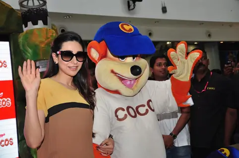 Brand ambassador of Kellogg's Chocos, Karisma Kapoor at the launch of 'Augmented Reality Game' in Oberoi Mall, Mumbai