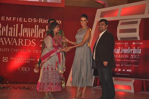 Neha Dhupia at Gemfields' & Rio Tinto's Retail Jeweller India Awards 2012