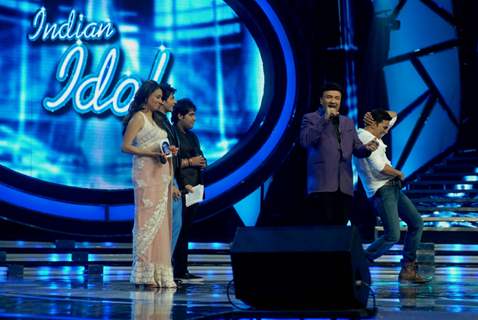 Akshay Kumar, Anu Malik at Music launch Of OMG Oh My God! On Indian Idol