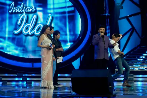 Akshay Kumar, Anu Malik at Music launch Of OMG Oh My God! On Indian Idol