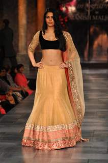 Ankita Shorey at Mijjwan Sonnets in Fabric Fashion Show