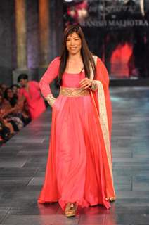 Mary Kom at Mijjwan Sonnets in Fabric Fashion Show