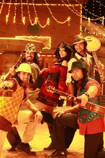 Anjana Sukhani performing an item number in Kamaal Dhamaal Malamaal