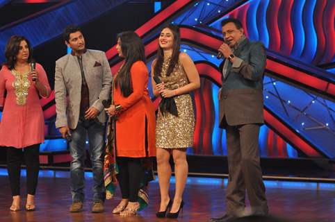 Farah Khan, Marzi, Geeta Kapoor, Kareena Kapoor, Mithun on The Sets of Dance India Dance