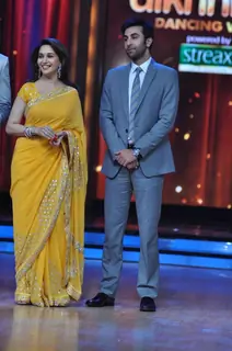 Madhuri Dixit and Ranbir Kapoor at Film Promotion Barfi on Set of Jhalak Dikhhla Jaa