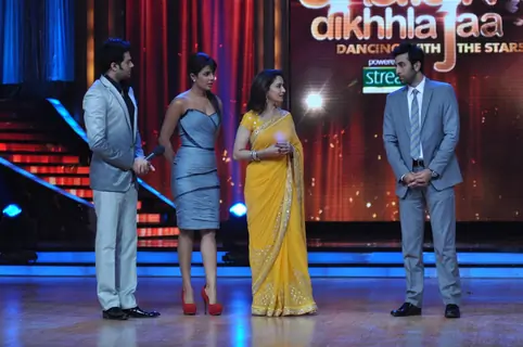 Manish, Priyanka, Madhuri & Ranbir at Film Promotion Barfi on Set of Jhalak Dikhhla Jaa