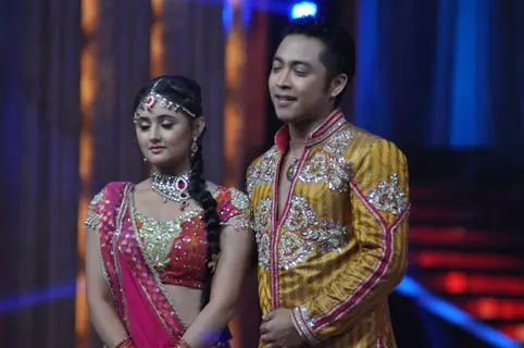 Rashmi Desai and Deepak on Set of Jhalak Dikhhla Jaa