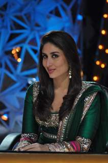 Kareena Kapoor at Film Promotion Heroine on Set of Jhalak Dikhhala Jaa