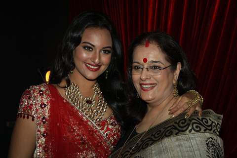 Sonakshi Sinha with her mother Poonam Sinha bridal collection at Aamby Valley Fashion Week 2012