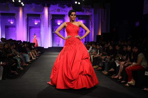 Models walks the ramp for Anjalee and Arjun Kapoor at Bridal Fashion Week