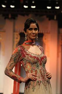 Models walks the ramp for Anjalee and Arjun Kapoor at Bridal Fashion Week