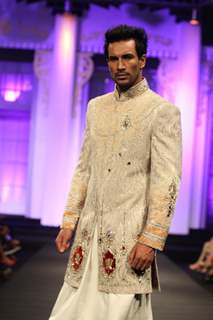 Models walks the ramp for Anjalee and Arjun Kapoor at Bridal Fashion Week