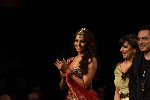 Bipasha Basu walks the ramp for Anjalee and Arjun Kapoor at Bridal Fashion Week