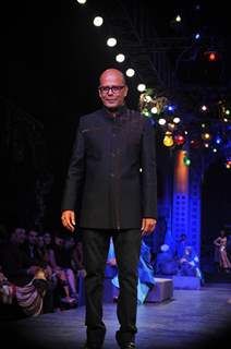 JJ Valaya during the Grand Finale of India Bridal Fashion Week 2012