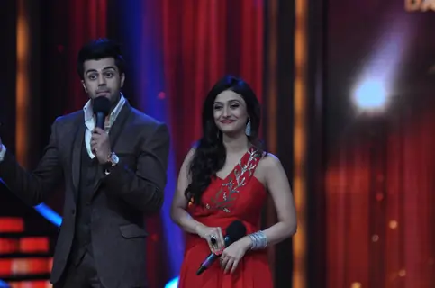 Manish Paul and Ragini Khanna on Set Jhalak Dikhhala Jaa