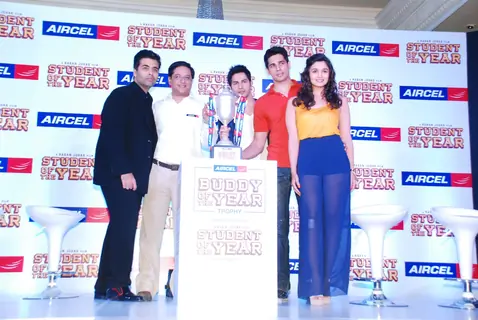Student of the Year team Unveils Aircel Trophy Buddy of the Year