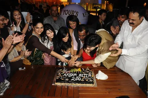 Cake Cutting at 200 episodes completion of show Afsar Bitiya