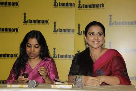 Bollywood actress Vidya Balan launches novel 'Unhooked' by Munmun Ghosh at Landmark Store in Infiniti Mall in Andheri, Mumbai.