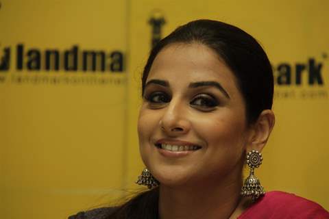 Bollywood actress Vidya Balan launches novel 'Unhooked' by Munmun Ghosh at Landmark Store in Infiniti Mall in Andheri, Mumbai.