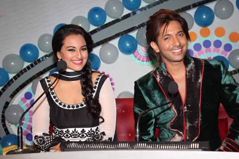 Bollywood celebrities Sonakshi Sinha with Terence Lewis on the sets of Hindustan Ke Hunarbaaz in Mumbai.