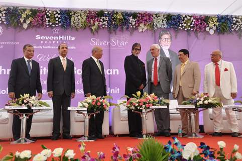 Amitabh Bachchan Launch Mobile Diabetes Van by Seven Hill Hospital